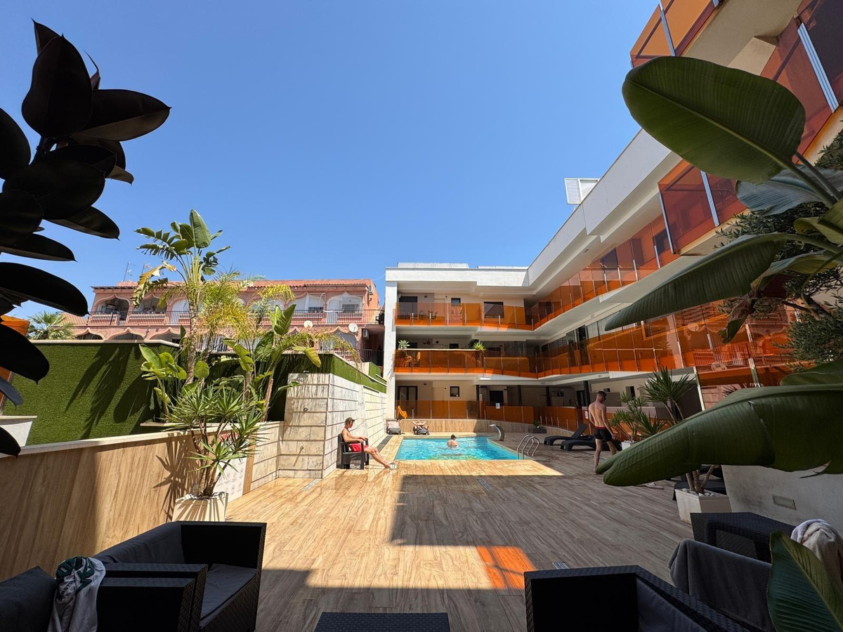 3-Bedroom Middle Floor Apartment in  Torrevieja | Sunny C... - Image 10