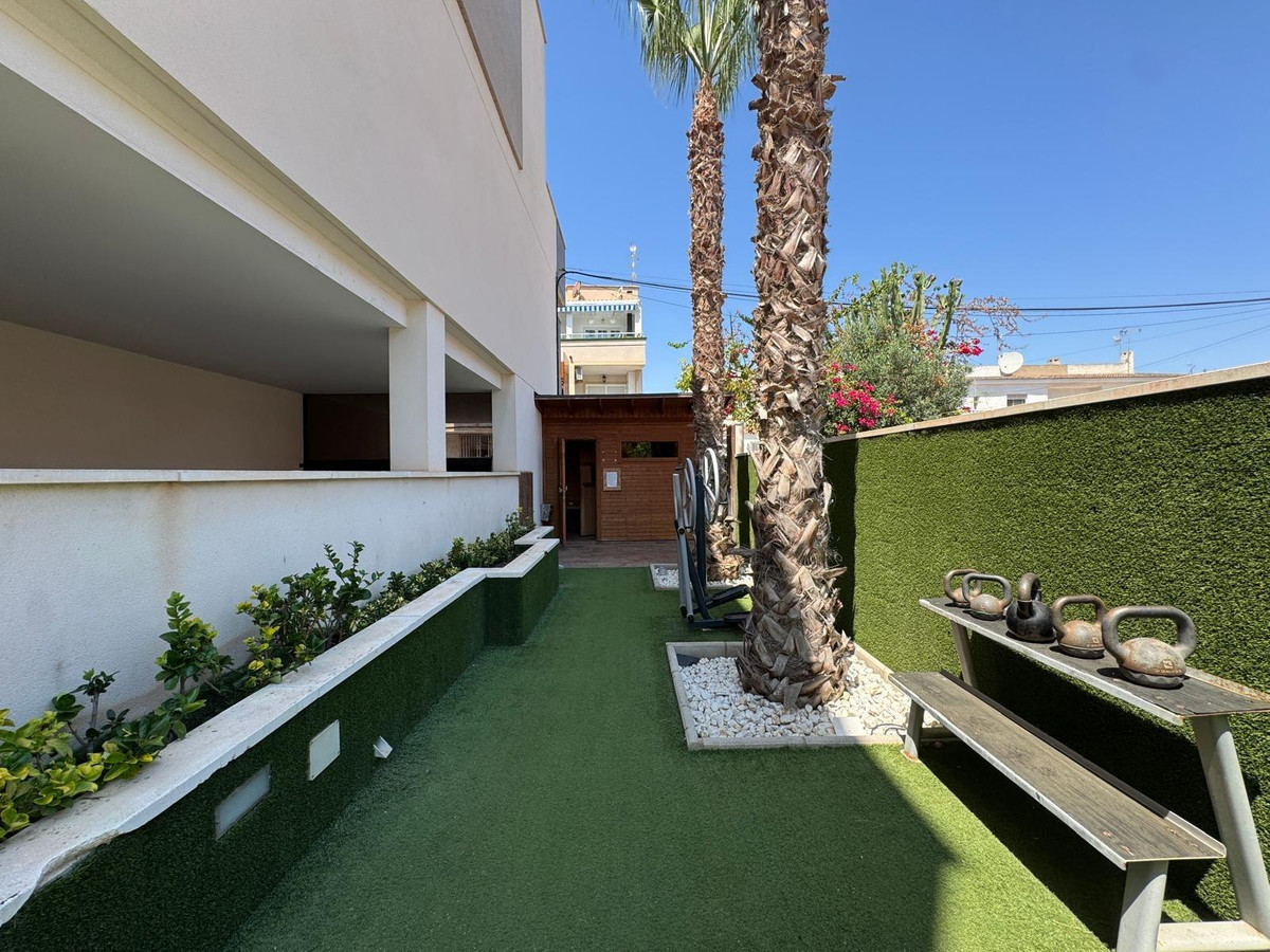 3-Bedroom Middle Floor Apartment in  Torrevieja | Sunny C... - Image 14