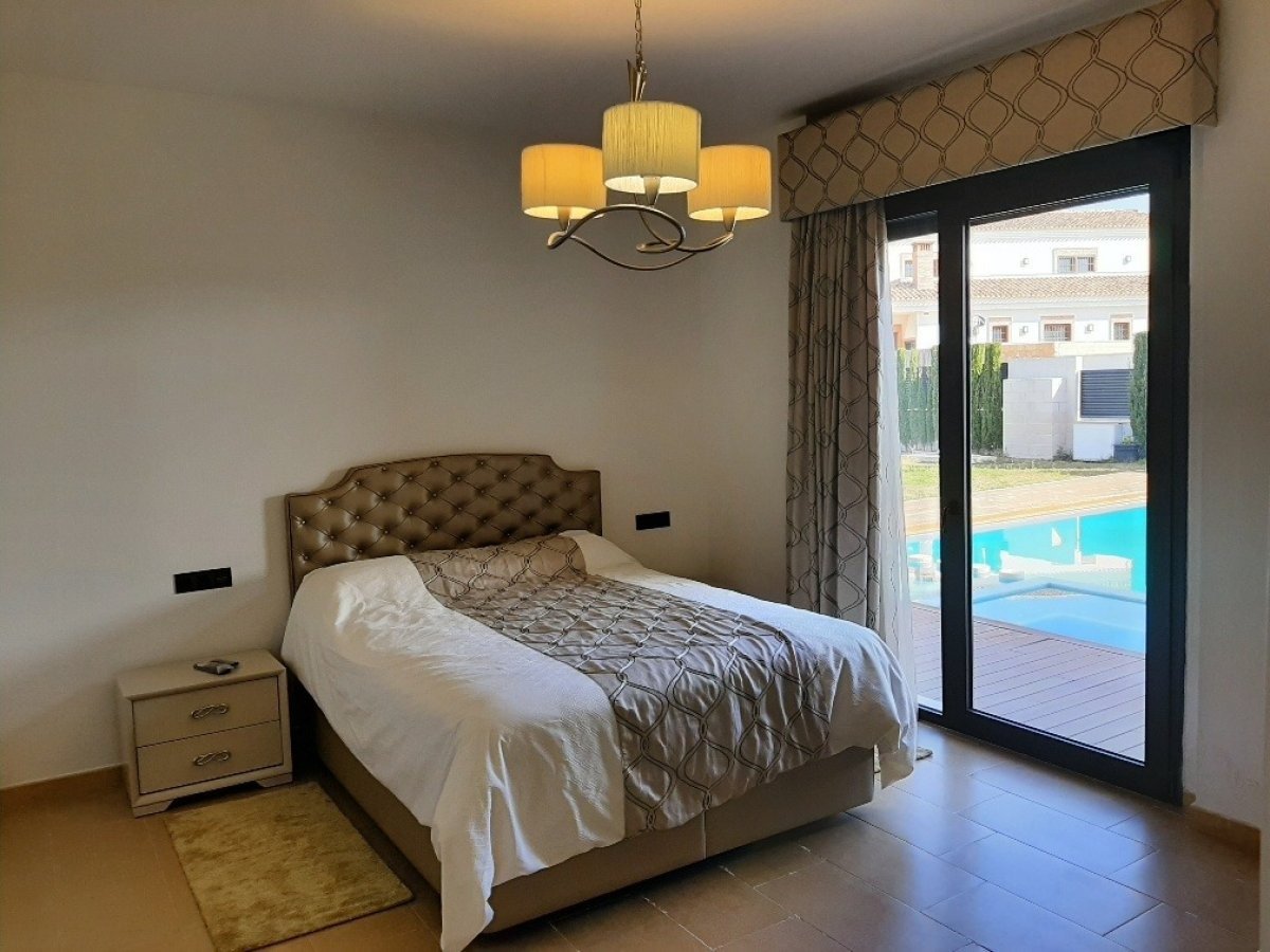 4-Bedroom Villa in Santiago de la Ribera - Image 31