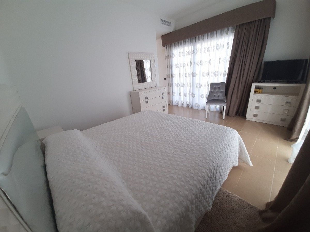 4-Bedroom Villa in Santiago de la Ribera - Image 41