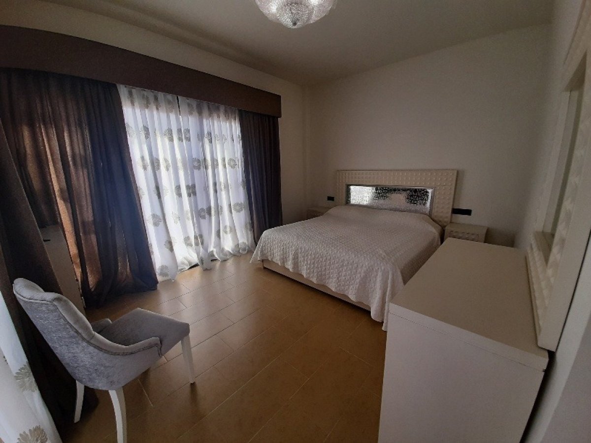 4-Bedroom Villa in Santiago de la Ribera - Image 43