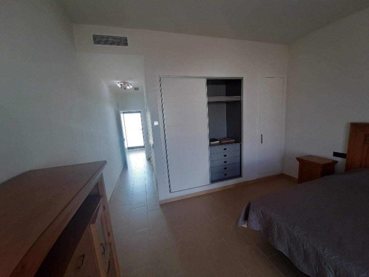 4-Bedroom Villa in Santiago de la Ribera - Image 49