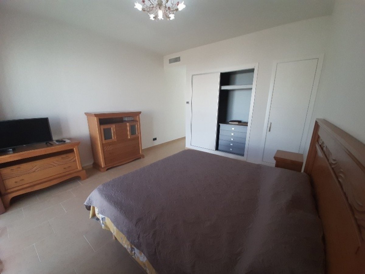 4-Bedroom Villa in Santiago de la Ribera - Image 53