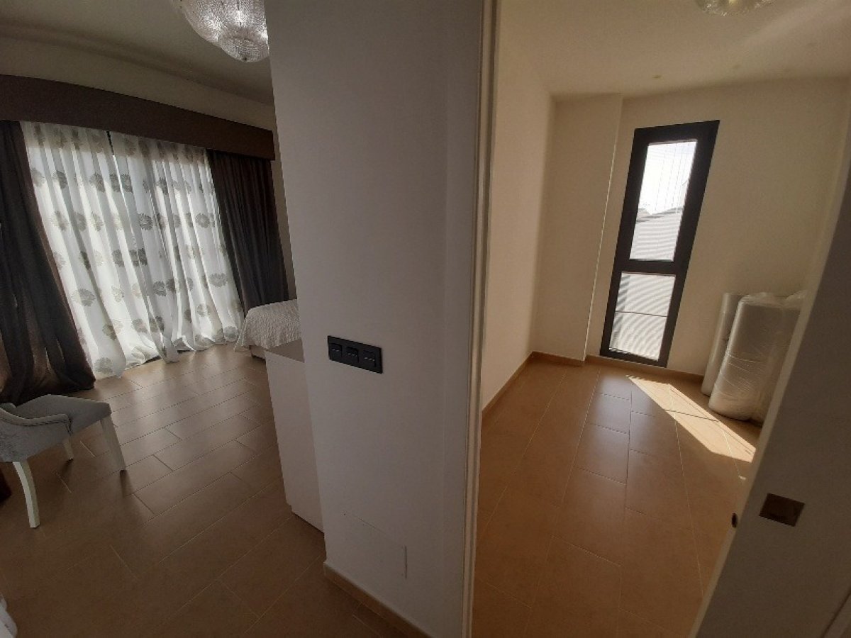 4-Bedroom Villa in Santiago de la Ribera - Image 59