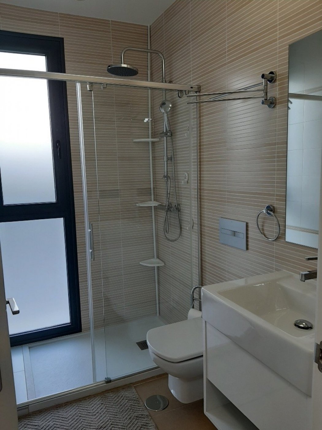 4-Bedroom Villa in Santiago de la Ribera - Image 65