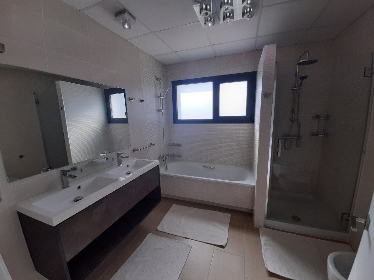 4-Bedroom Villa in Santiago de la Ribera - Image 75