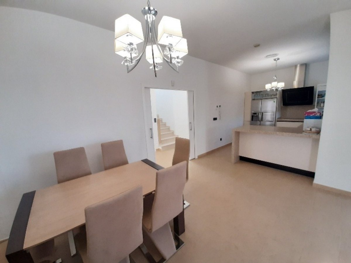 4-Bedroom Villa in Santiago de la Ribera - Image 13