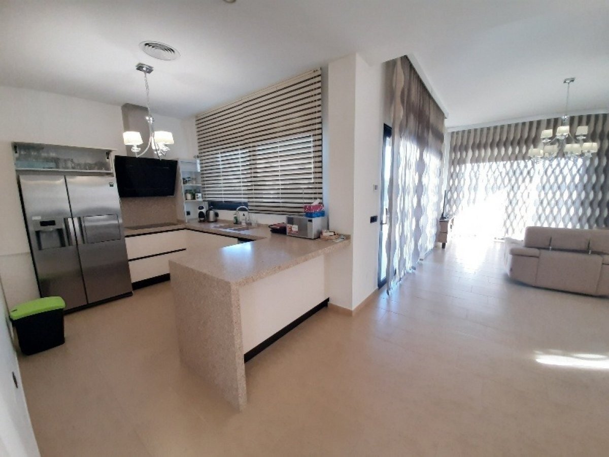 4-Bedroom Villa in Santiago de la Ribera - Image 17