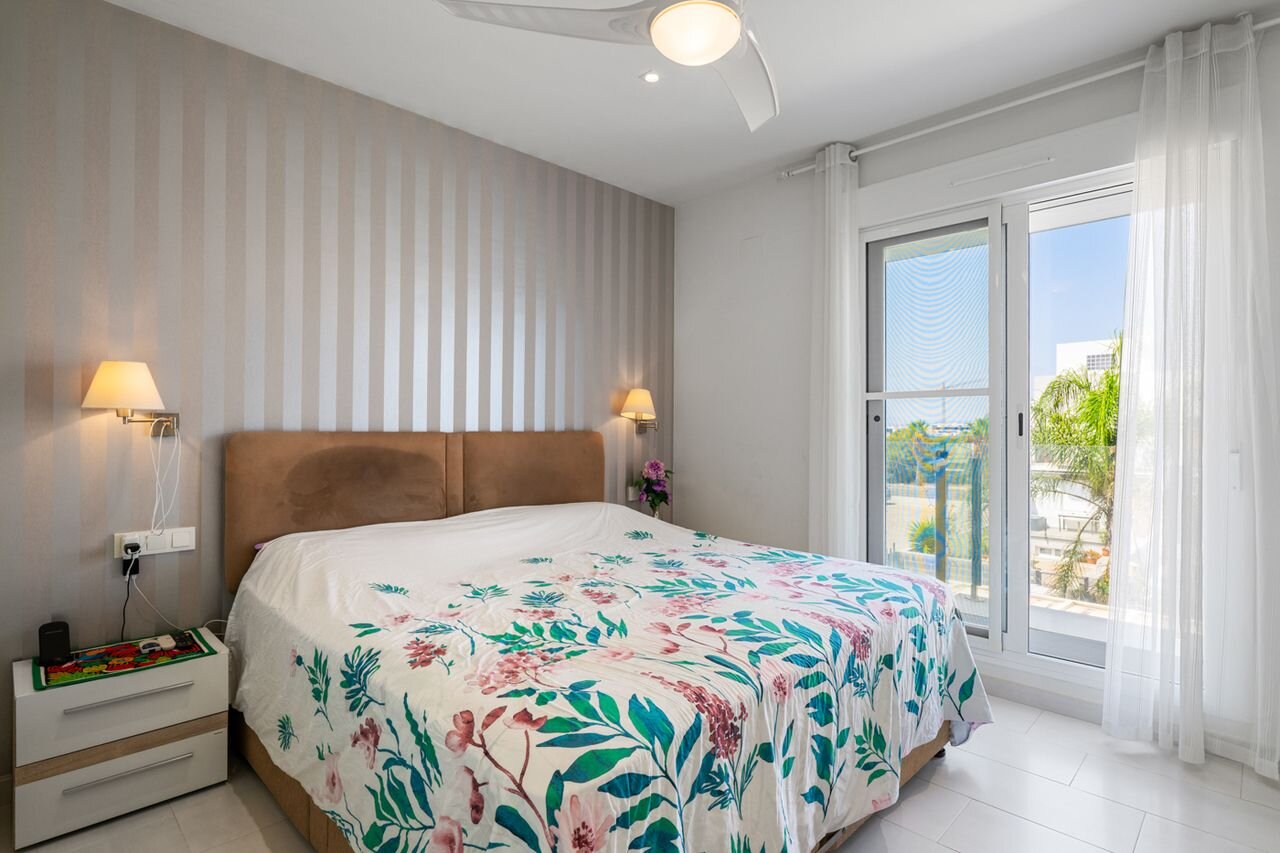 4-Bedroom House in Aguas Nuevas, Torrevieja - Image 32