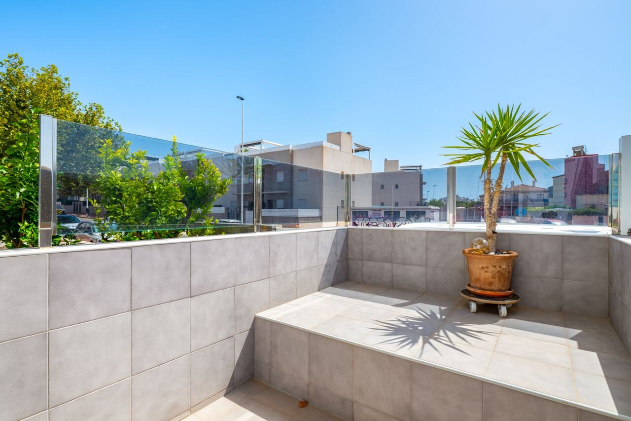 4-Bedroom House in Aguas Nuevas, Torrevieja - Image 33