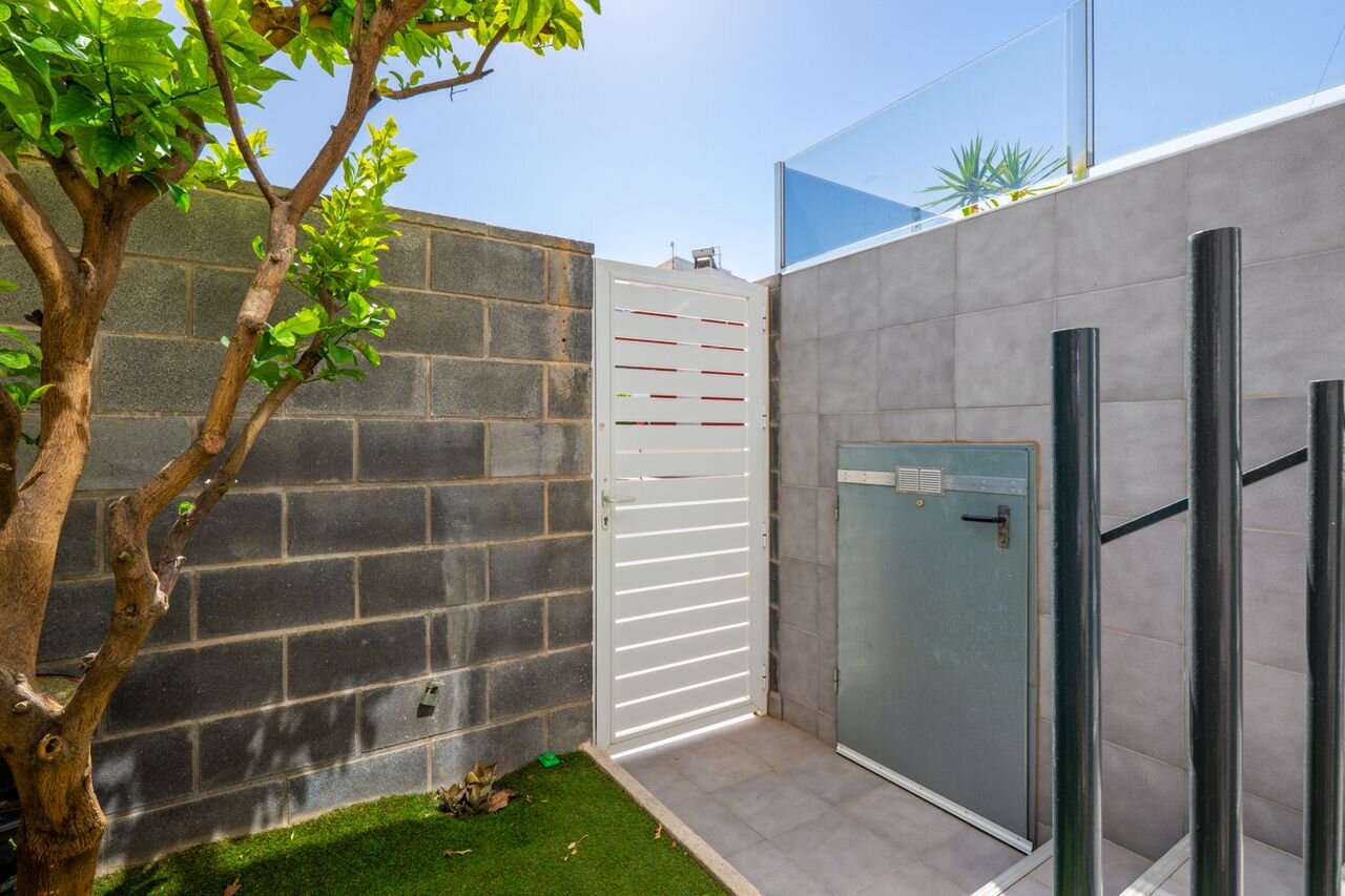 4-Bedroom House in Aguas Nuevas, Torrevieja - Image 34