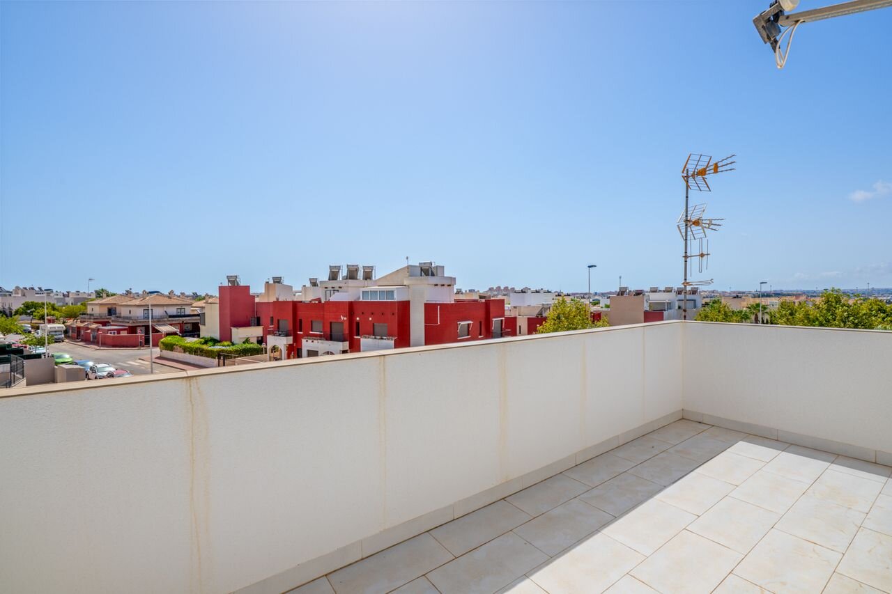 4-Bedroom House in Aguas Nuevas, Torrevieja - Image 40