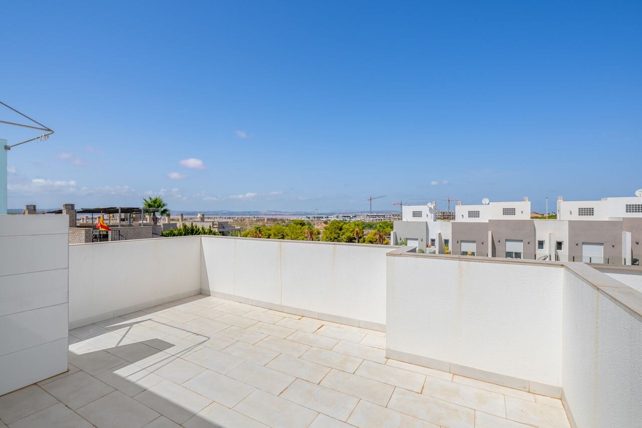 4-Bedroom House in Aguas Nuevas, Torrevieja - Image 41