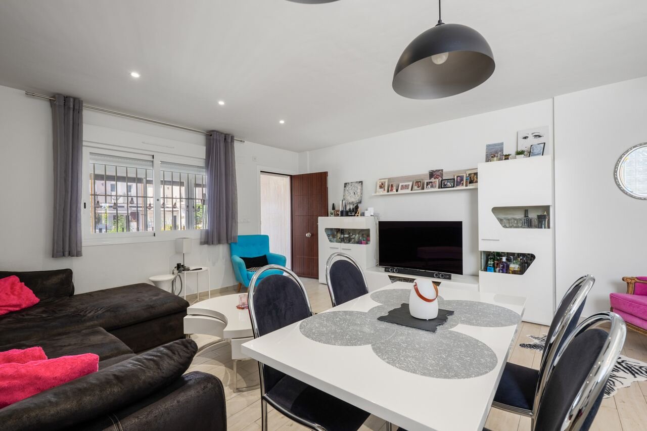 4-Bedroom House in Aguas Nuevas, Torrevieja - Image 9