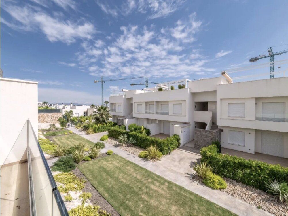 2-Bedroom Apartment in Comunidad Valenciana, Algorfa - Image 12