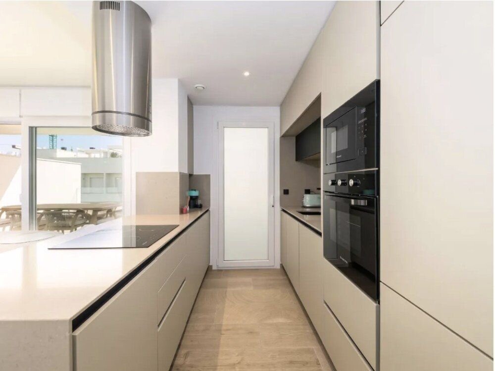 2-Bedroom Apartment in Comunidad Valenciana, Algorfa - Image 14