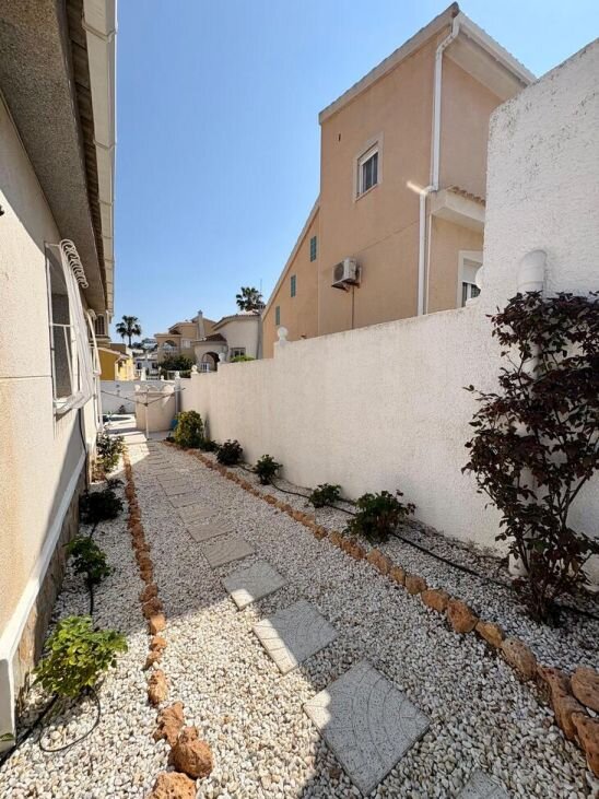 3-Bedroom Villa in Pueblo 5, Formentera del Segura - Image 21
