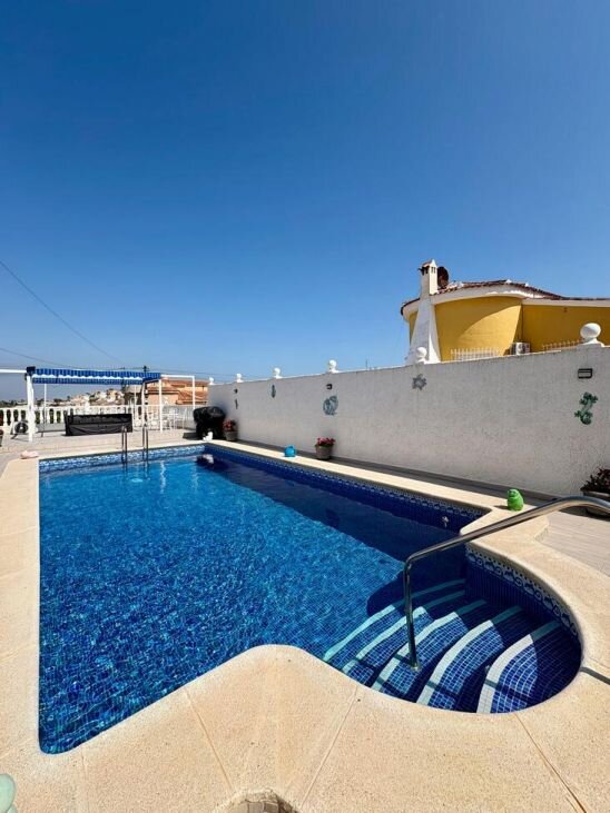 3-Bedroom Villa in Pueblo 5, Formentera del Segura - Image 5