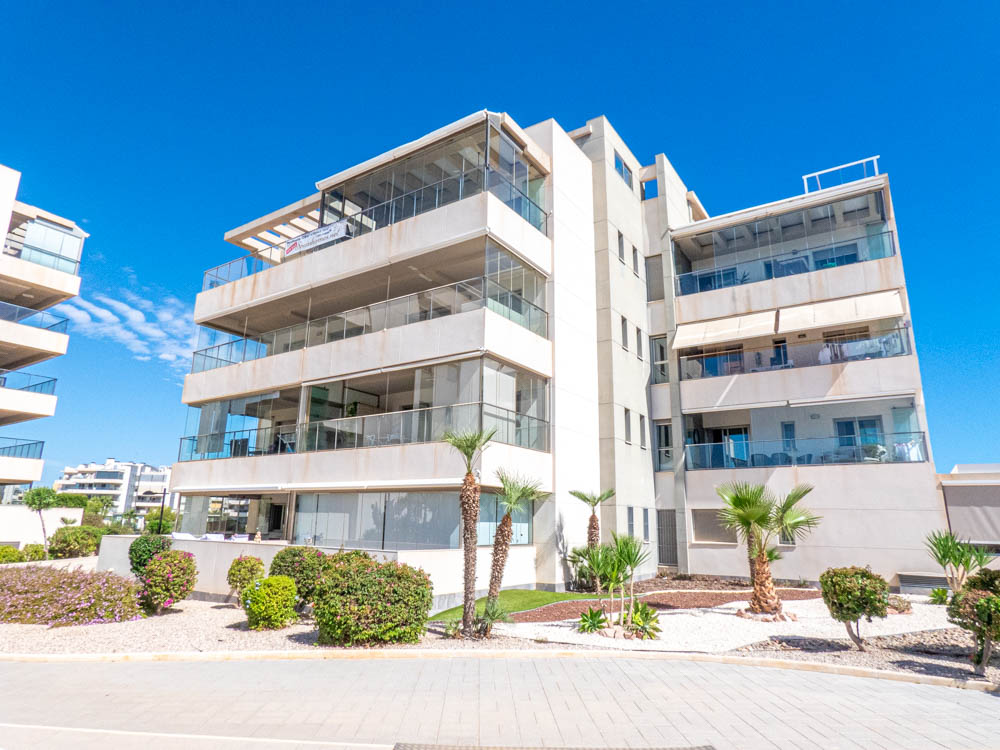 4-Bedroom Apartment in Orihuela Costa - Image 1