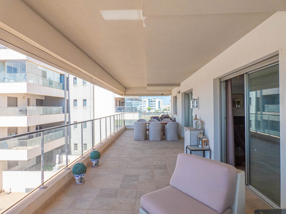 4-Bedroom Apartment in Orihuela Costa - Image 28