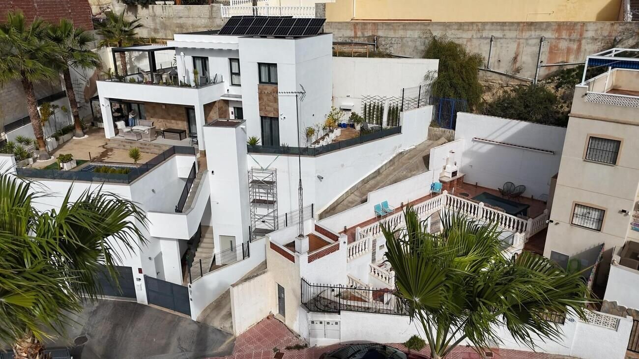 3-Bedroom Villa in Pueblo 5, Formentera del Segura - Image 1
