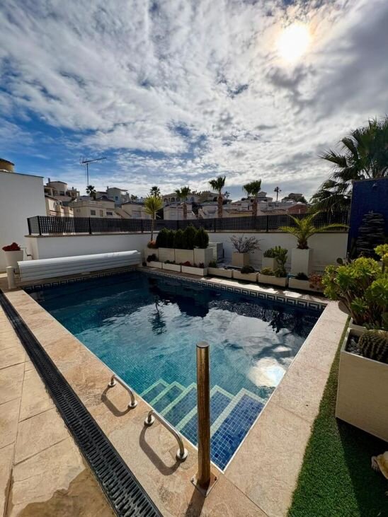 3-Bedroom Villa in Pueblo 5, Formentera del Segura - Image 3