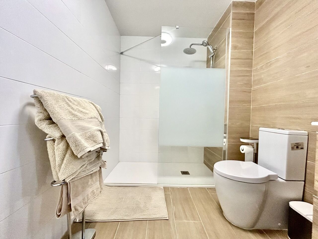 2-Bedroom Apartment in Villamartin, Orihuela Costa - Image 23