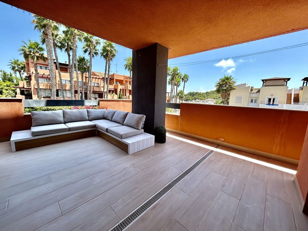 2-Bedroom Apartment in Villamartin, Orihuela Costa - Image 3