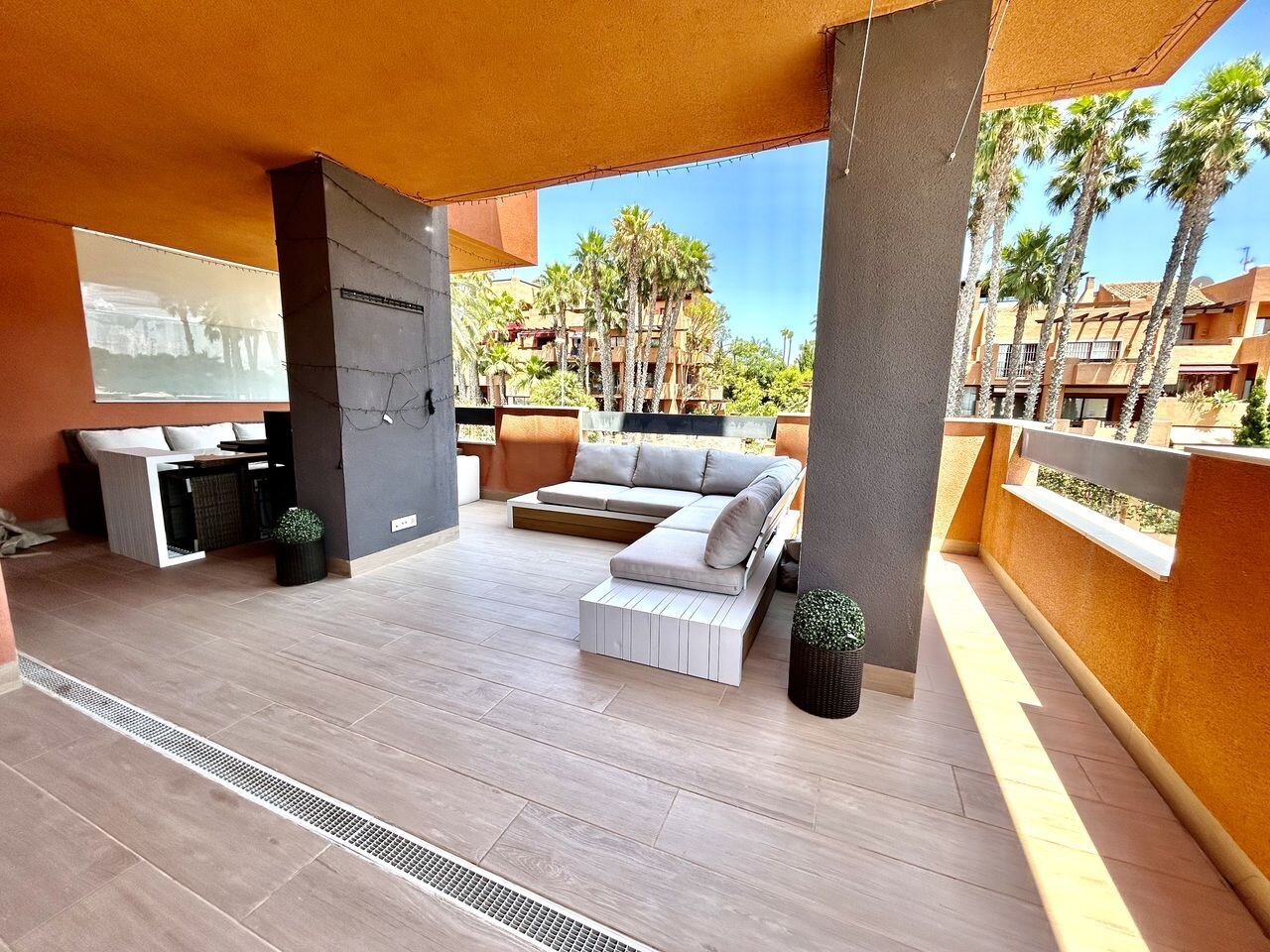 2-Bedroom Apartment in Villamartin, Orihuela Costa - Image 31