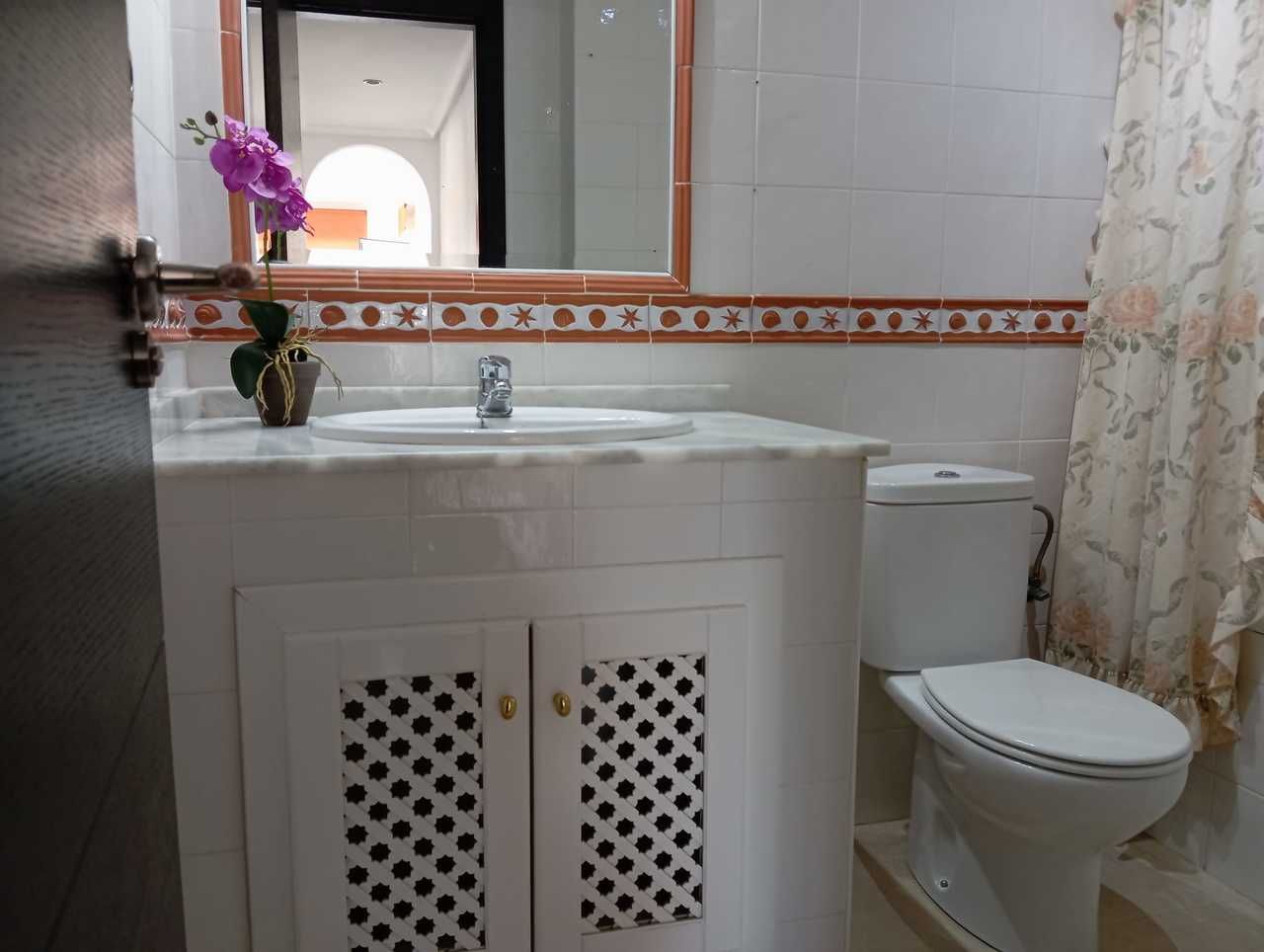 2-Bedroom Apartment in Villamartín-las Filipinas, Orihuela Costa - Image 11