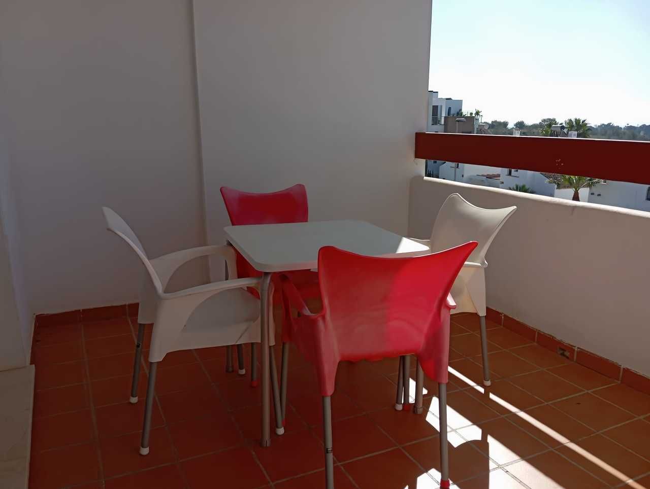 2-Bedroom Apartment in Villamartín-las Filipinas, Orihuela Costa - Image 4