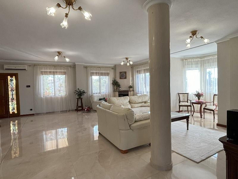 5-Bedroom Villa in Centro de la Ciudad Quesada, Rojales - Image 17