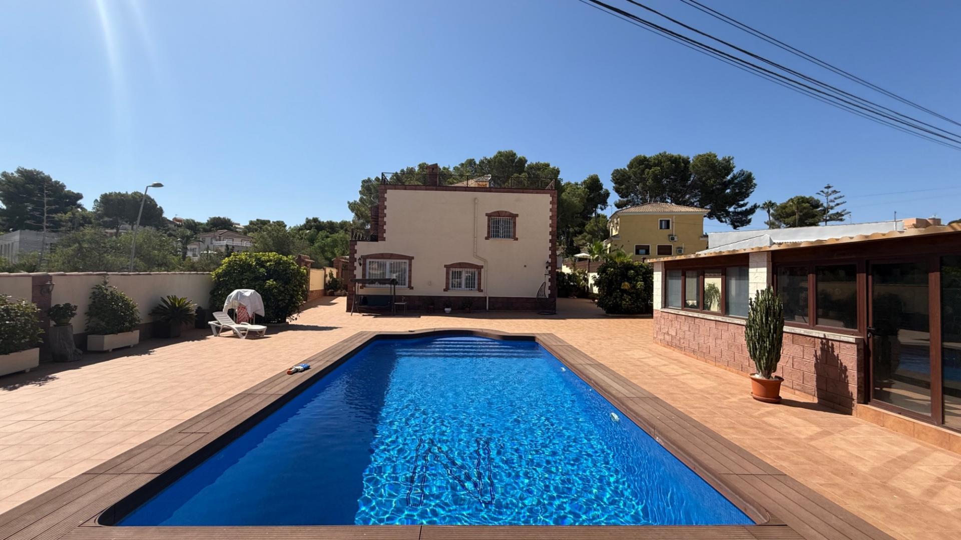 Villa met 7 Slaapkamers in Los Balcones - Los Altos del Edén, Torrevieja - Image 12