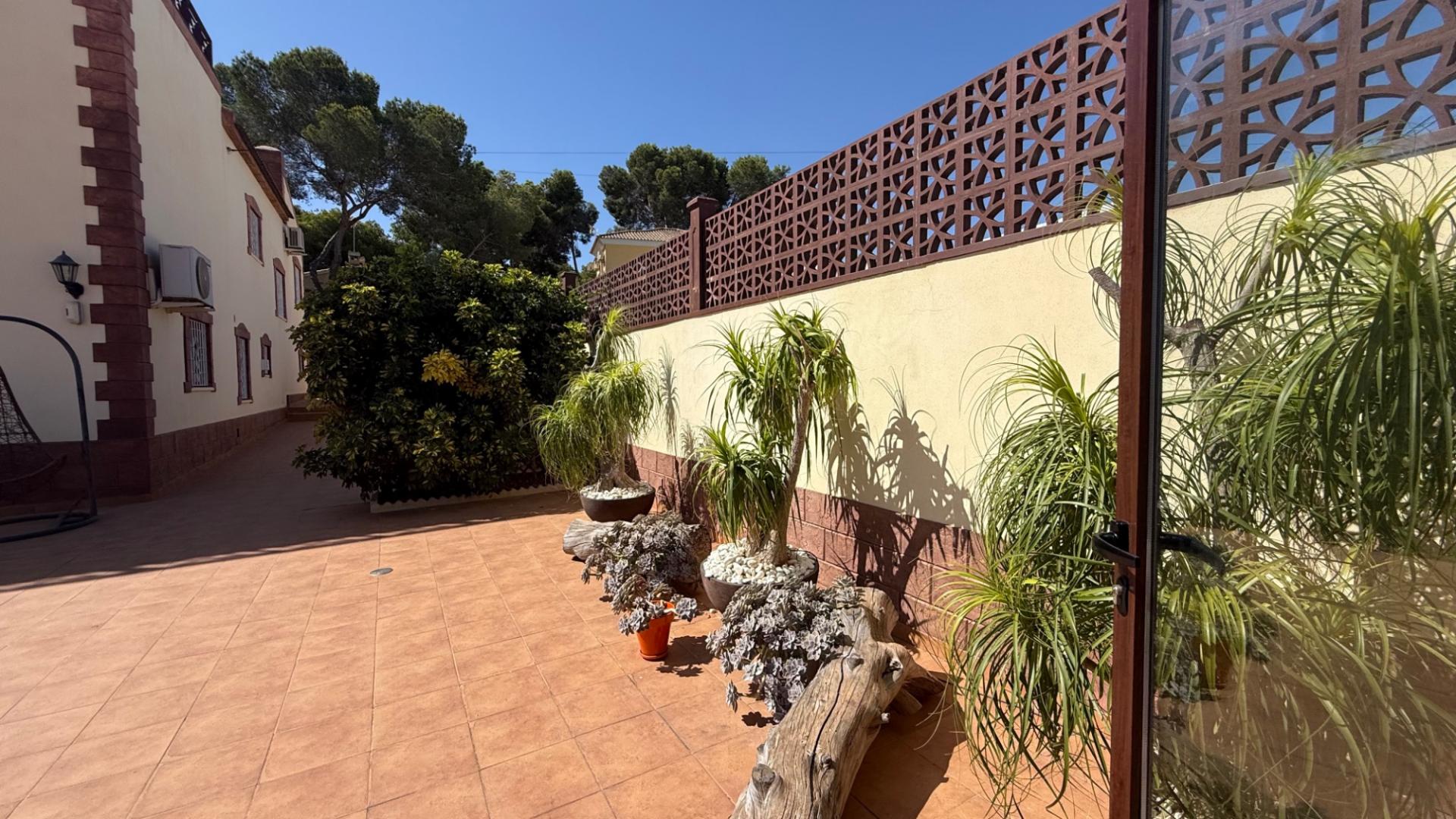 Villa met 7 Slaapkamers in Los Balcones - Los Altos del Edén, Torrevieja - Image 17