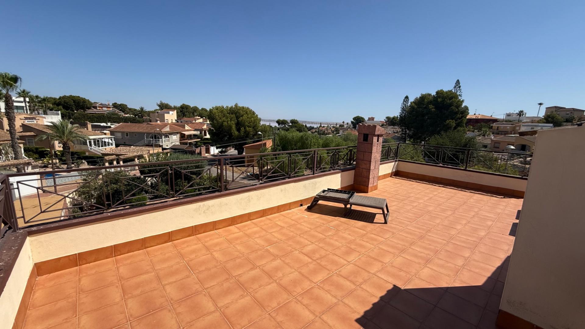 Villa met 7 Slaapkamers in Los Balcones - Los Altos del Edén, Torrevieja - Image 41