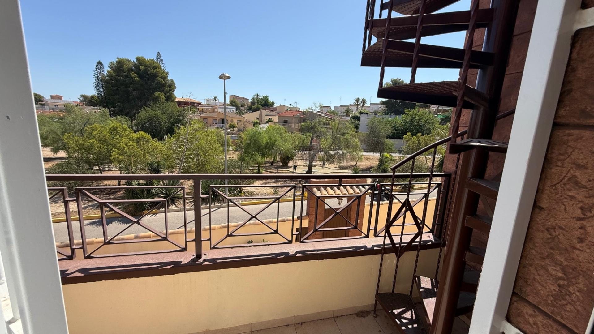 Villa met 7 Slaapkamers in Los Balcones - Los Altos del Edén, Torrevieja - Image 43