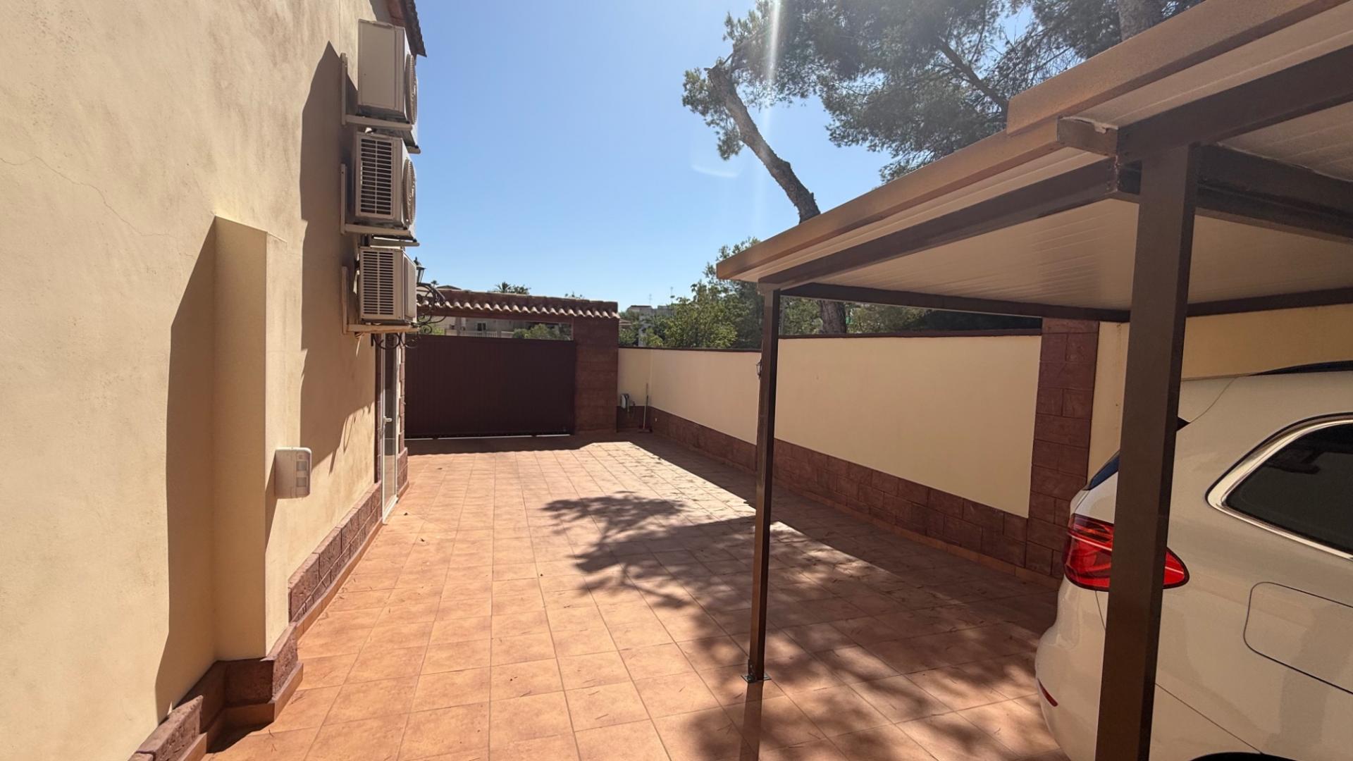 Villa met 7 Slaapkamers in Los Balcones - Los Altos del Edén, Torrevieja - Image 7