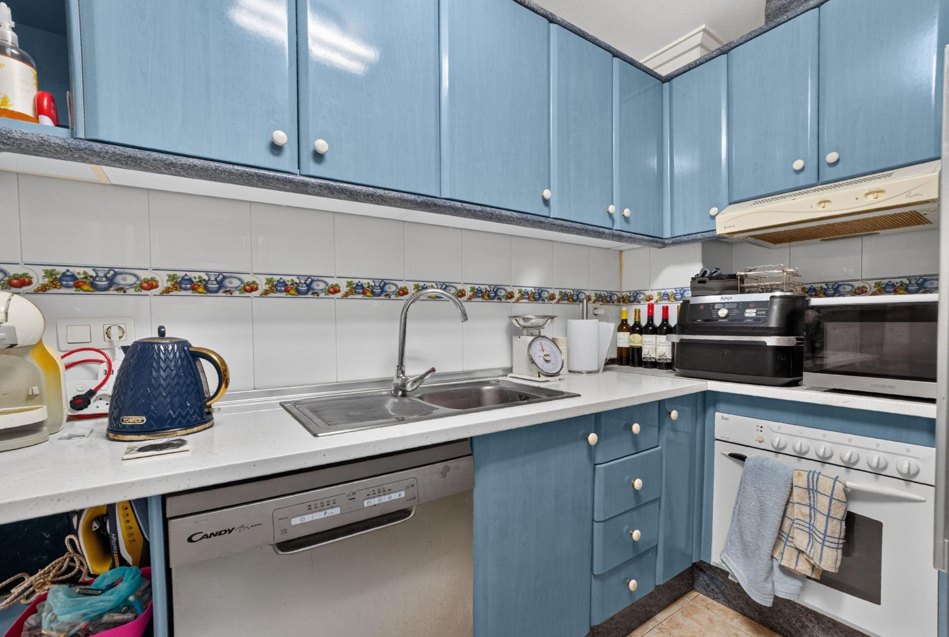 4-Bedroom Apartment in Acequion, Torrevieja - Image 20