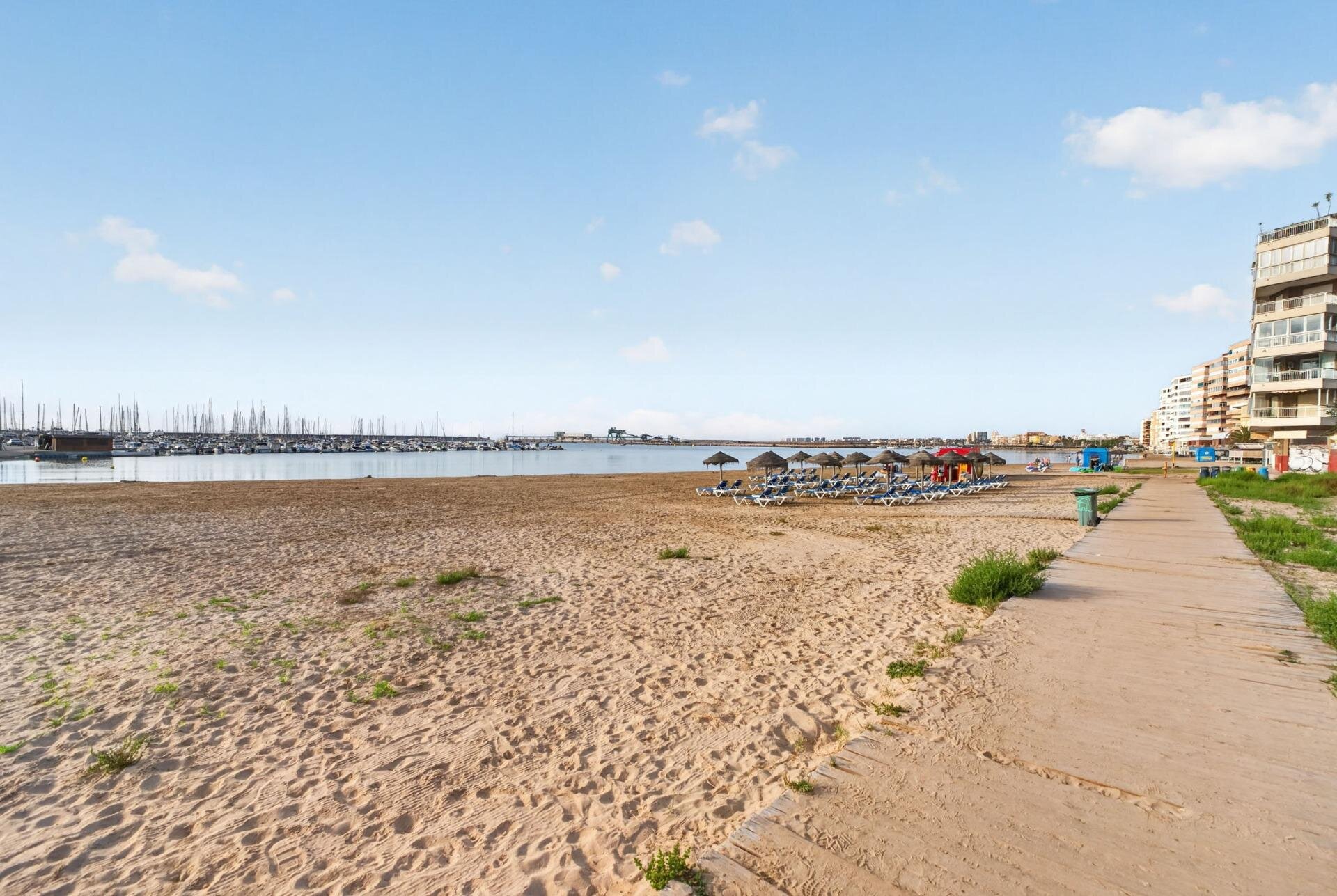 4-Bedroom Apartment in Acequion, Torrevieja - Image 29