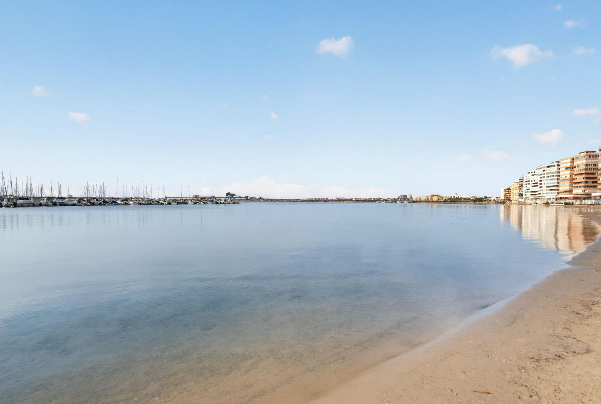 4-Bedroom Apartment in Acequion, Torrevieja - Image 32