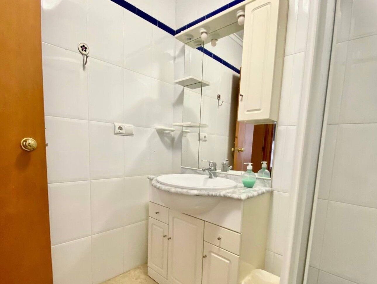 2-Bedroom House in Torrevieja, Torrevieja - Image 3