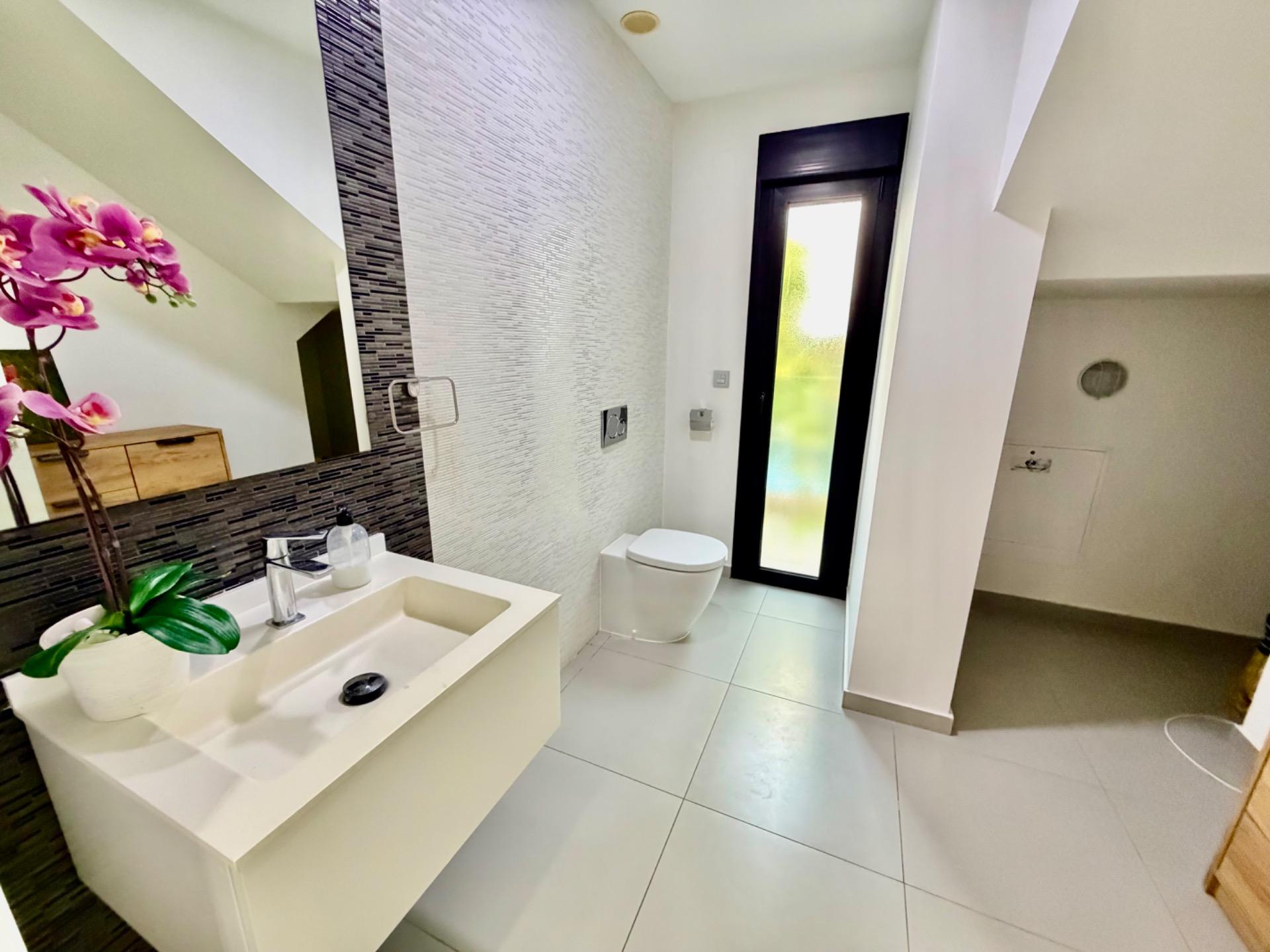 3-Bedroom Villa in Rojales - Image 11