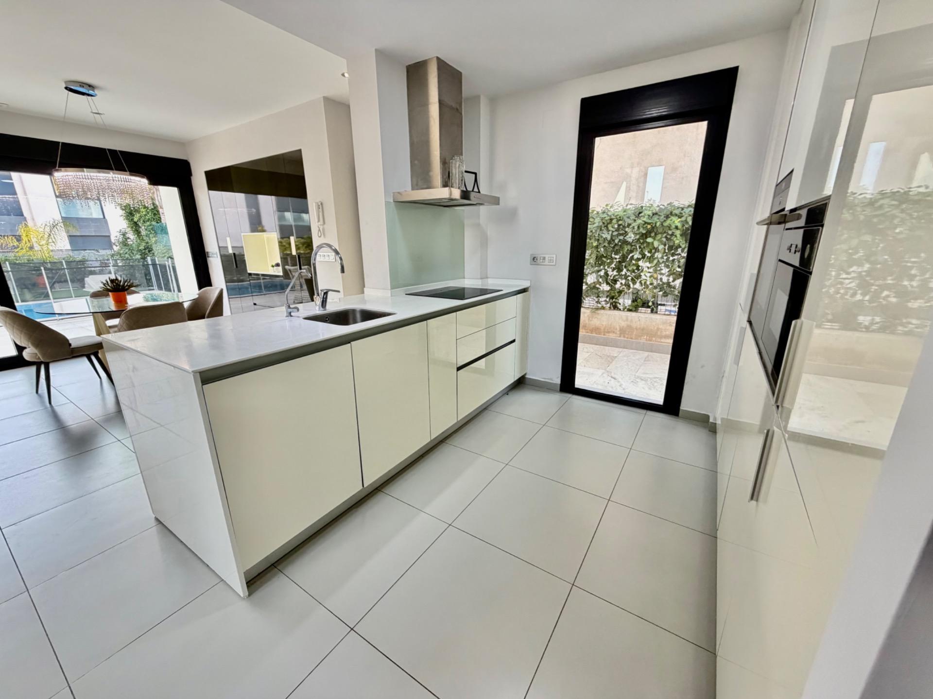 3-Bedroom Villa in Rojales - Image 9