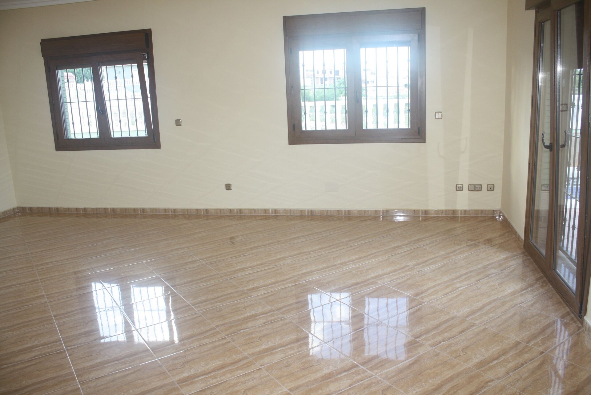 3-Bedroom Detached House in Torrevieja - Image 2