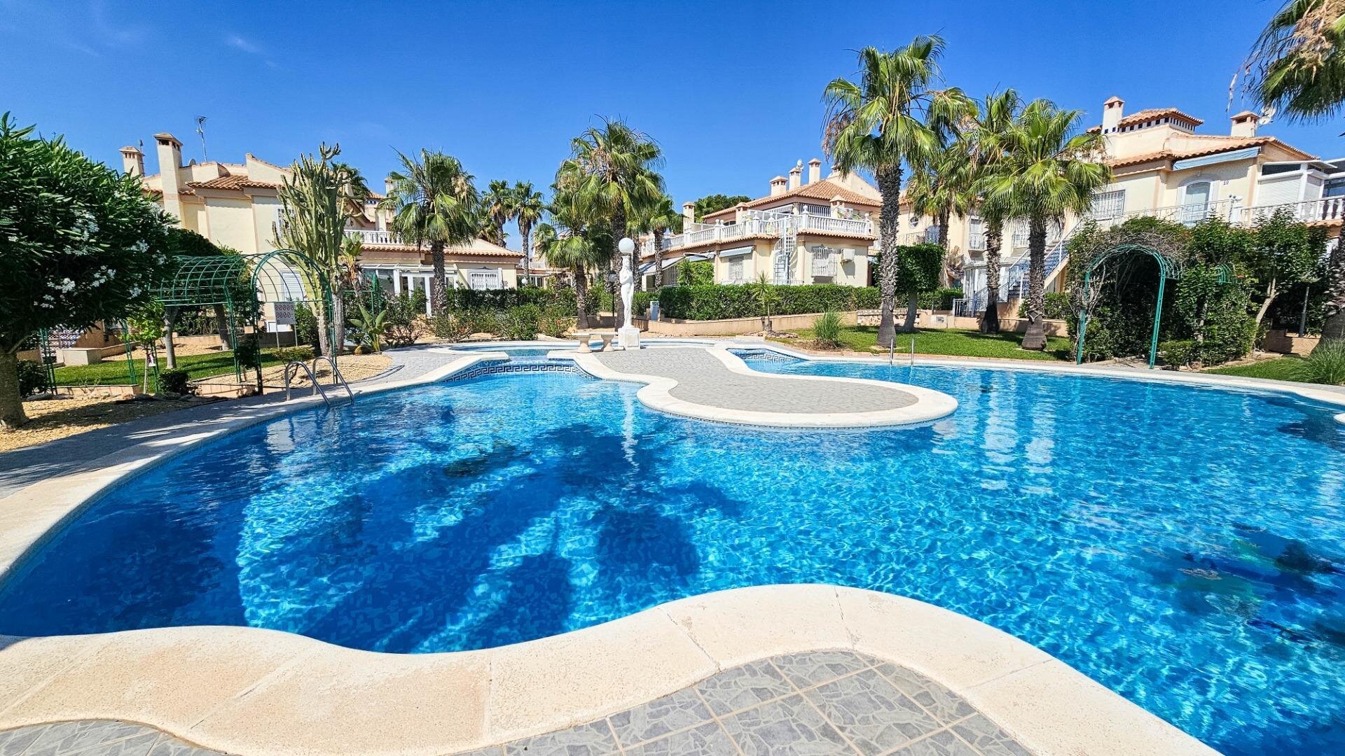 Bungalow z 2 Sypialniami w Lomas de Campoamor-las Ramblas, Orihuela Costa - Image 4