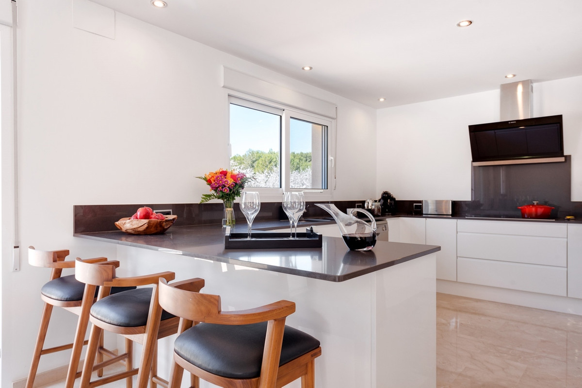 4-Bedroom Detached House in  Javea | Sunny Casas - Costa ... - Image 8