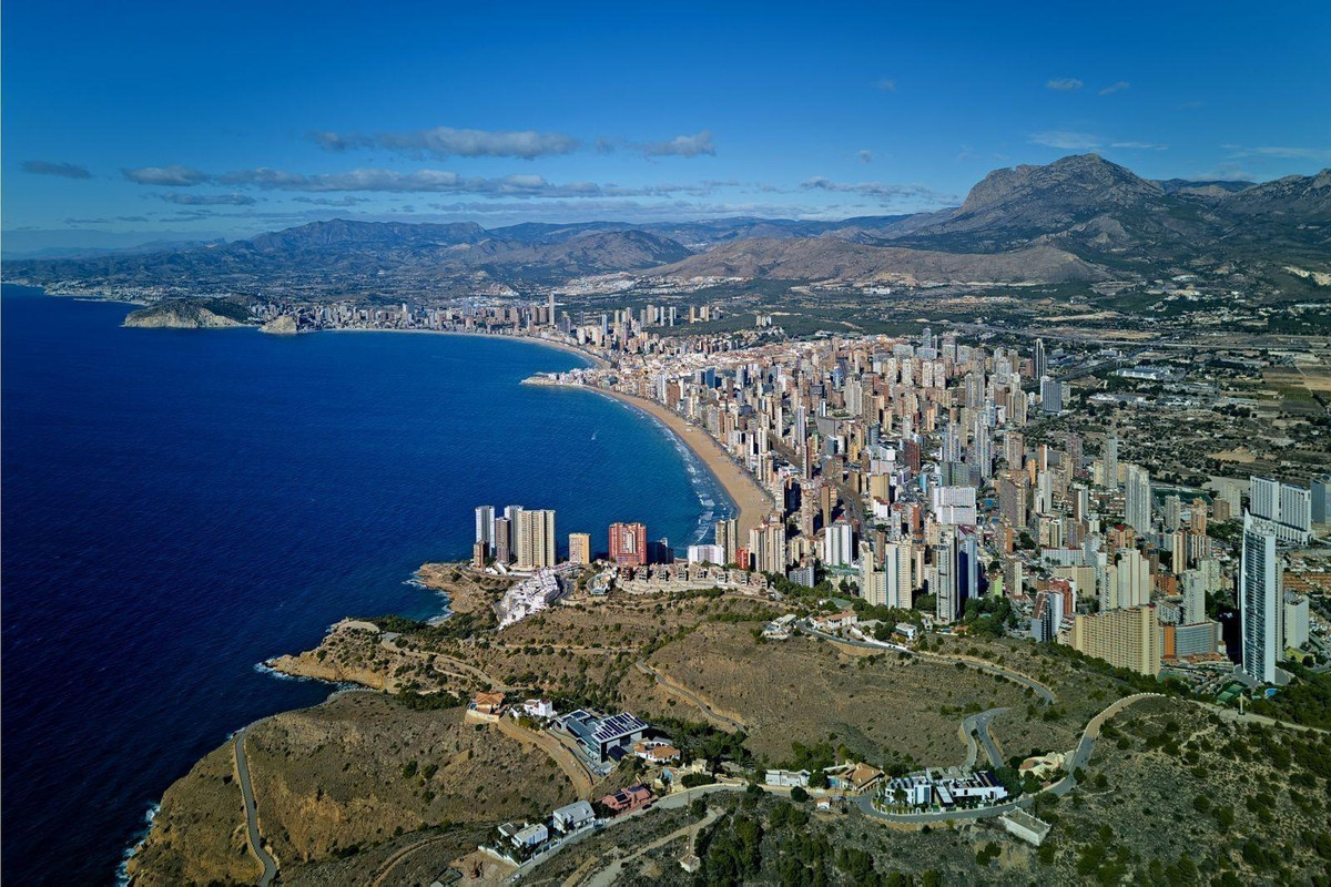 3-Bedroom Middle Floor Apartment in  Benidorm | Sunny Cas... - Image 18