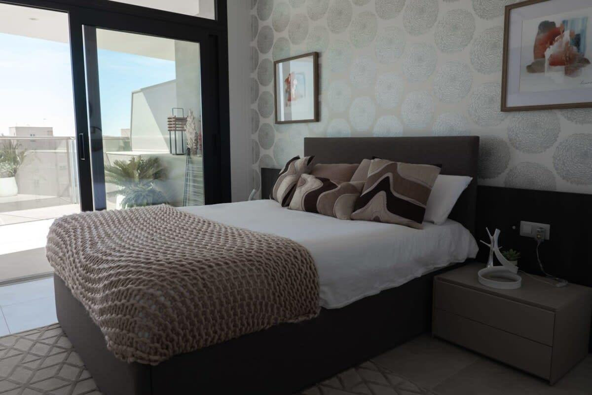 3-Bedroom Middle Floor Apartment in  Benidorm | Sunny Cas... - Image 3