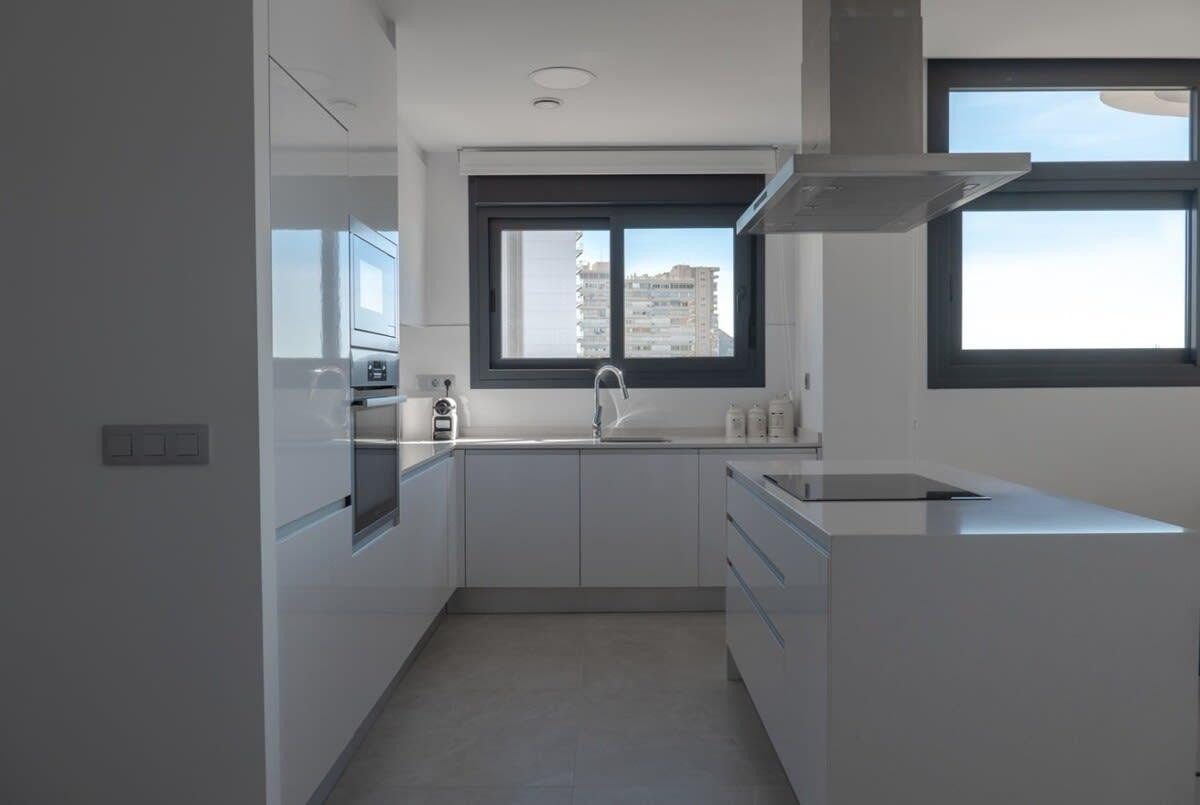 3-Bedroom Middle Floor Apartment in  Benidorm | Sunny Cas... - Image 9