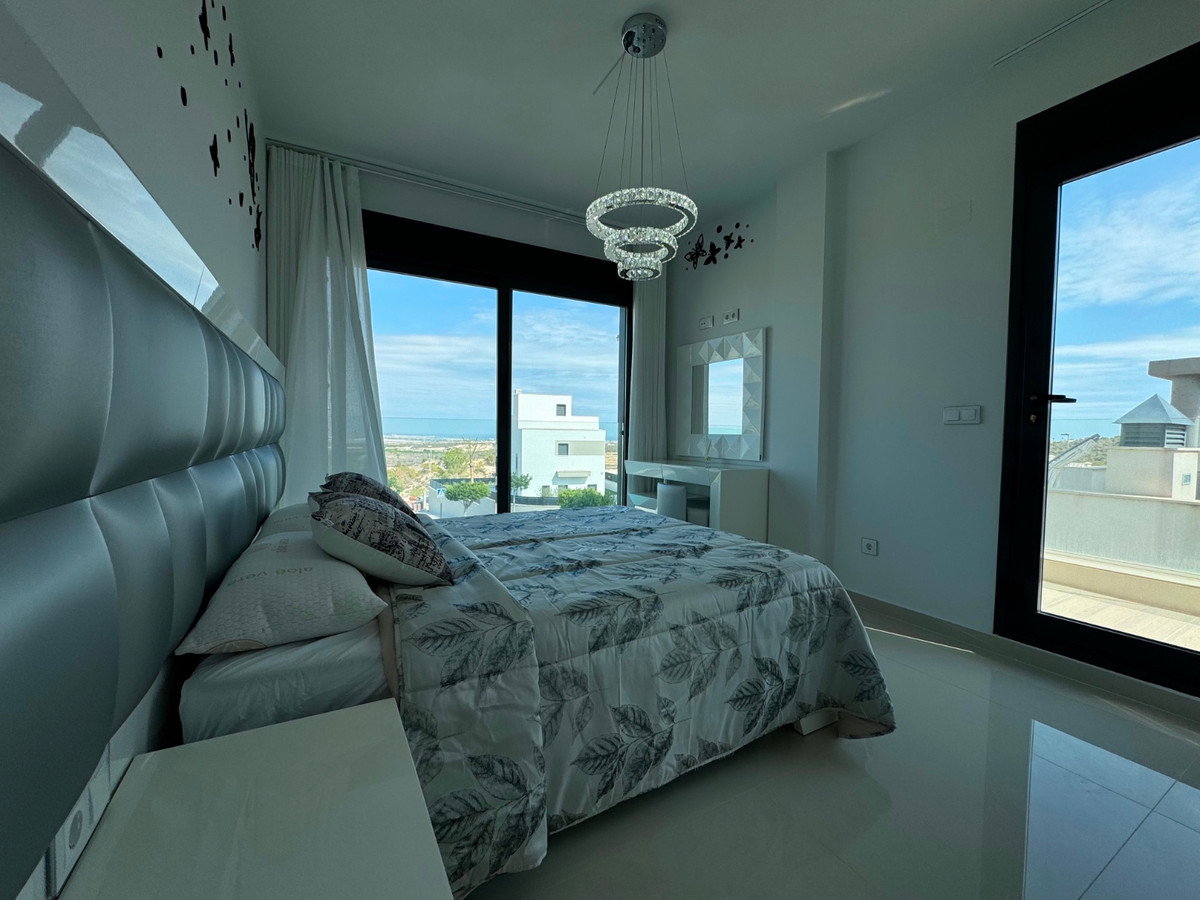 Vrijstaande villa met 5 Slaapkamers in  San Miguel de Sal... - Image 11